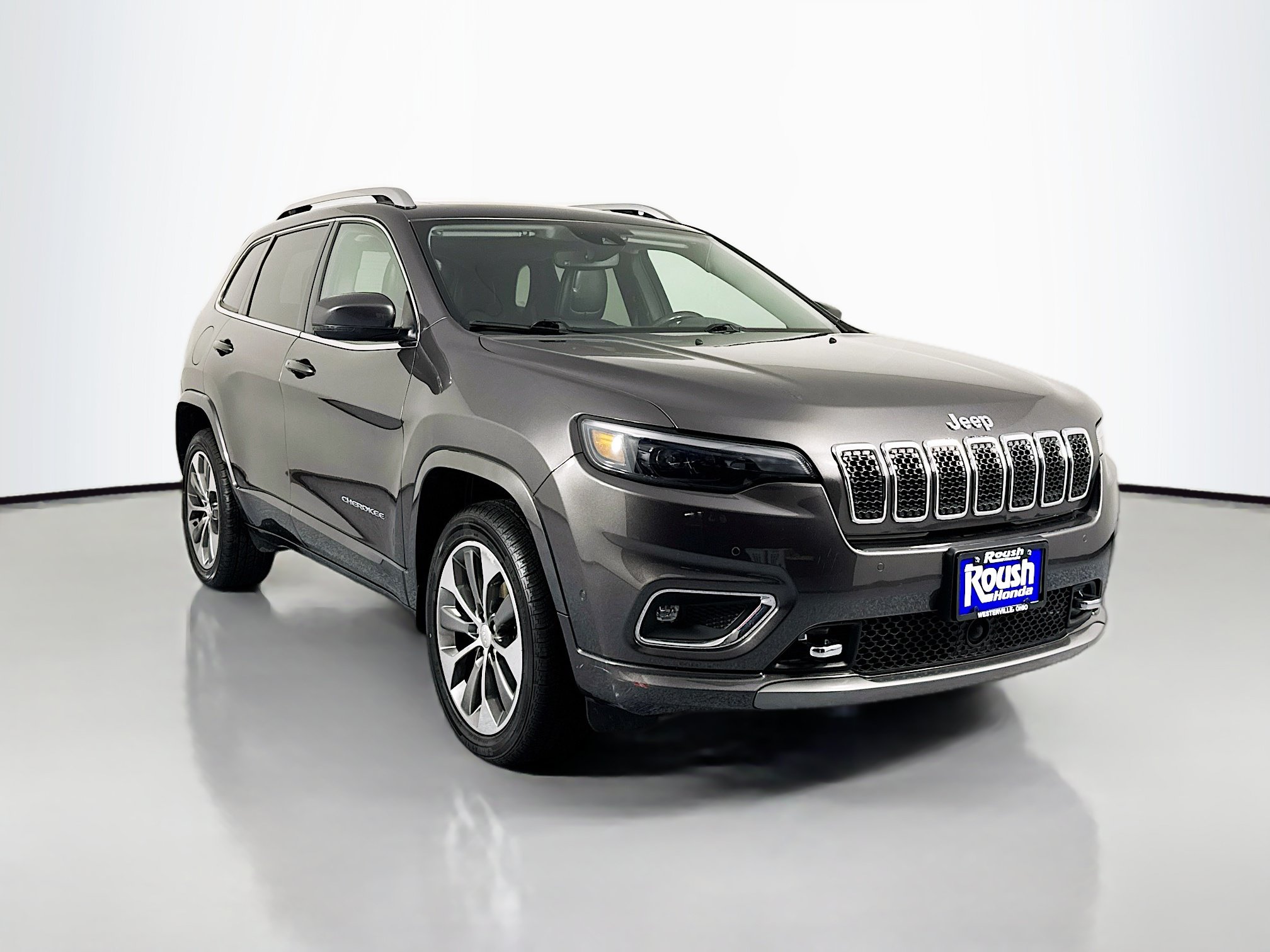 Used 2019 Jeep Cherokee Overland w/ Technology Group AWD/4WD image 3