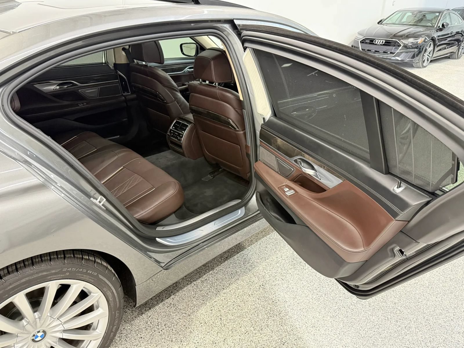 Used 2017 BMW 740i xDrive AWD/4WD image 44