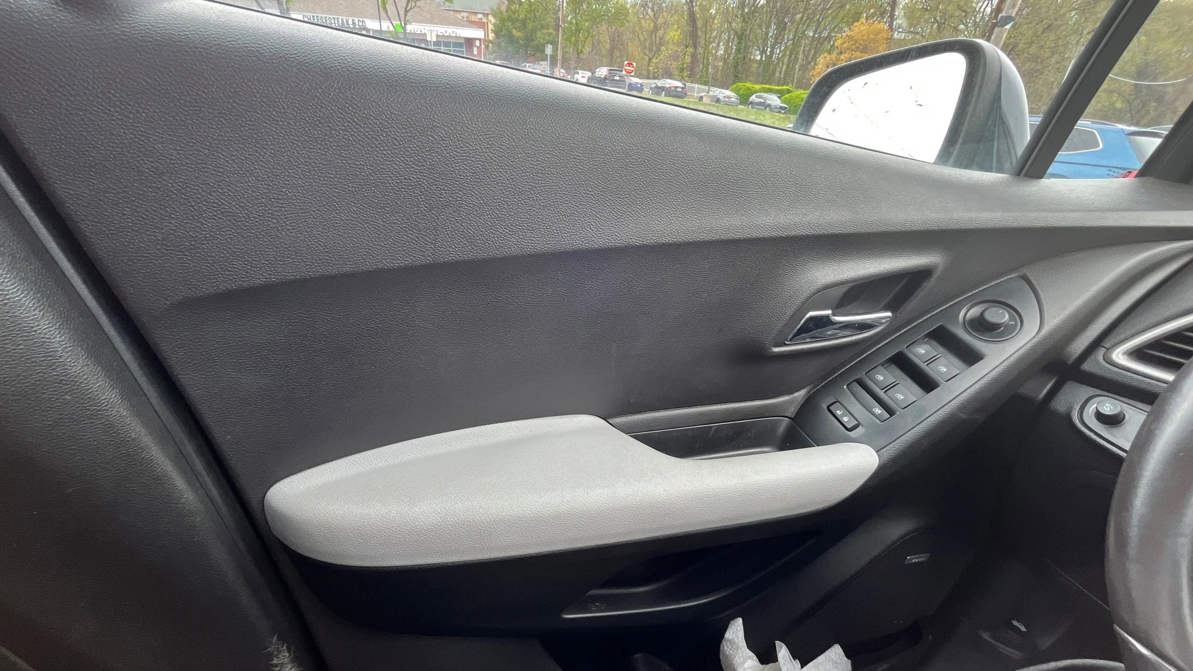 Used 2018 Chevrolet Trax LT w/ Sun & Sound Package image 20