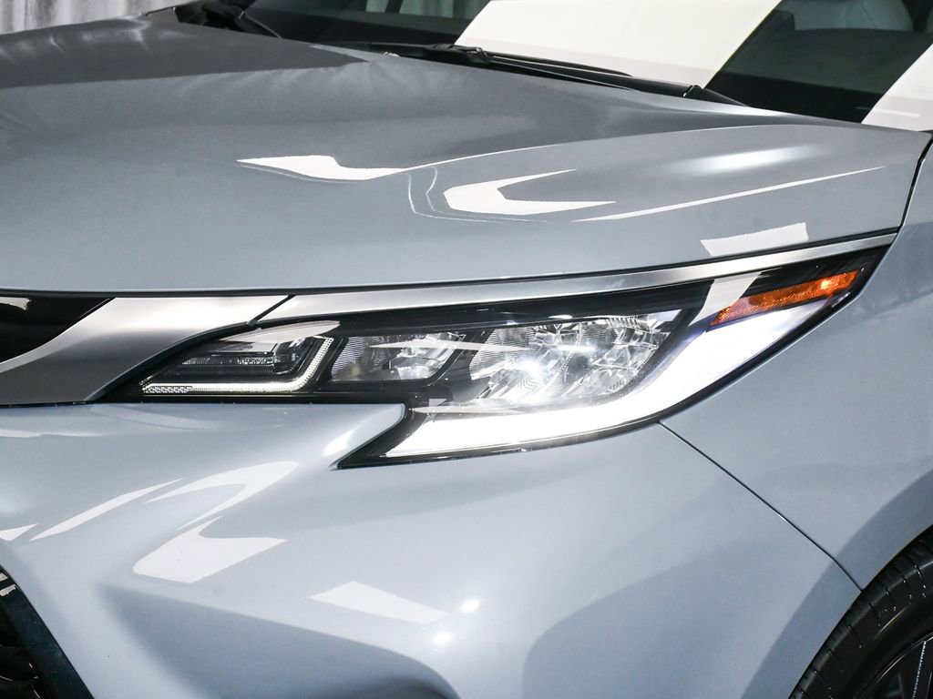 Used 2024 Toyota Sienna XSE image 69