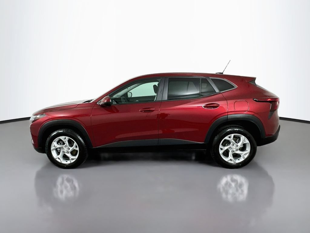 Used 2024 Chevrolet Trax LS w/ LS Convenience Package FWD image 8