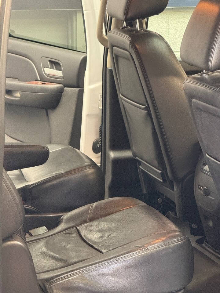Used 2013 Chevrolet Suburban LTZ AWD/4WD image 13