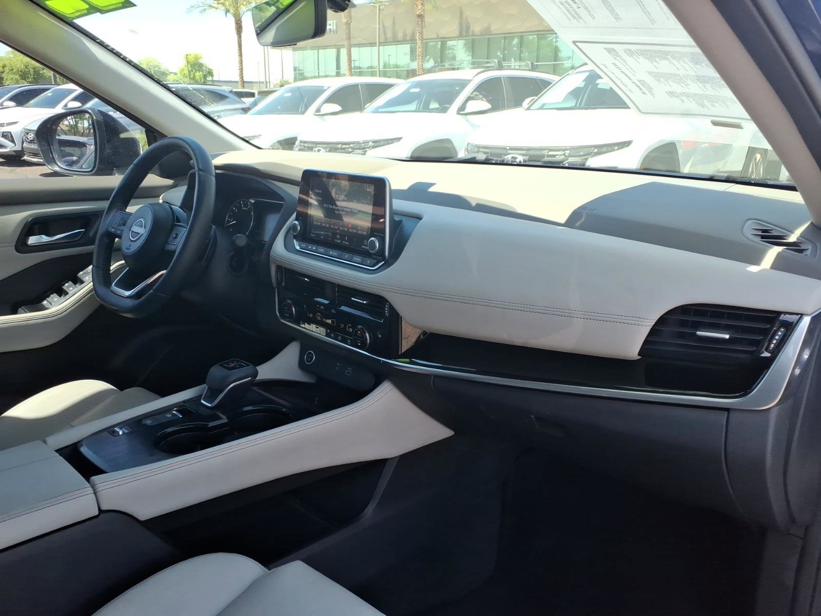 Used 2022 Nissan Rogue SL FWD image 11