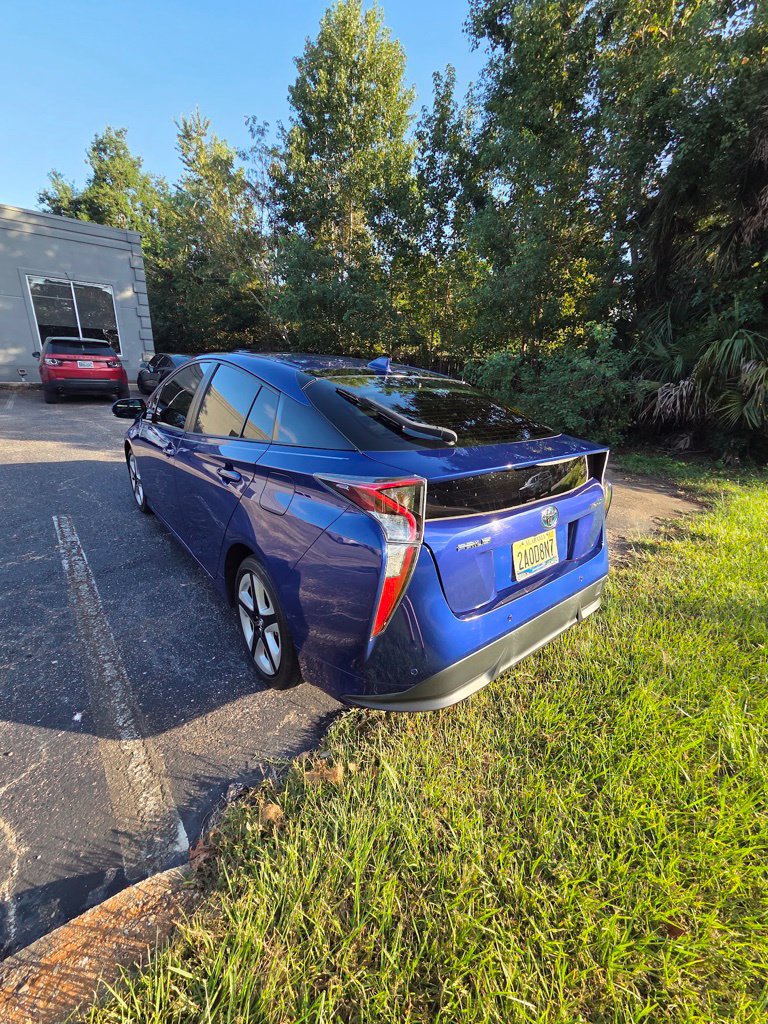 Used 2018 Toyota Prius Four Touring FWD image 8