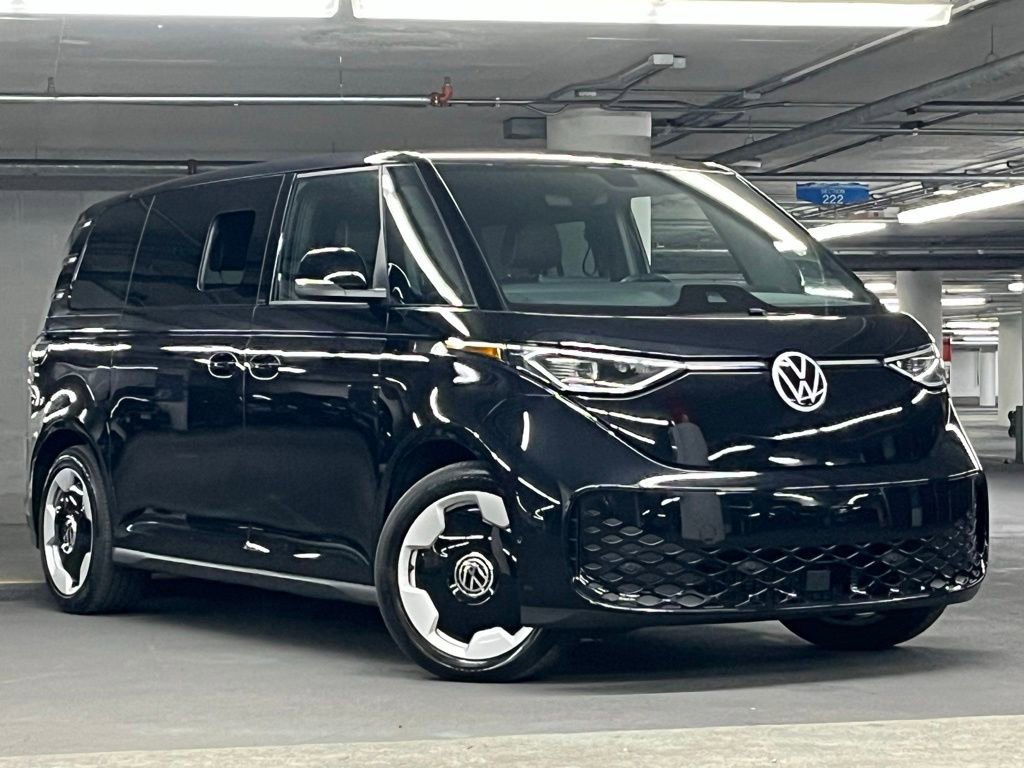 Certified 2025 Volkswagen ID. Buzz Pro S RWD image 2