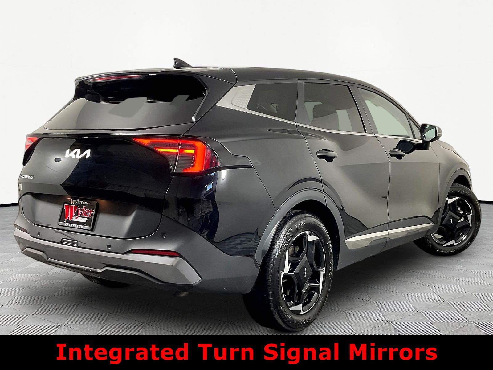 Used 2026 Kia Sportage EX FWD image 6