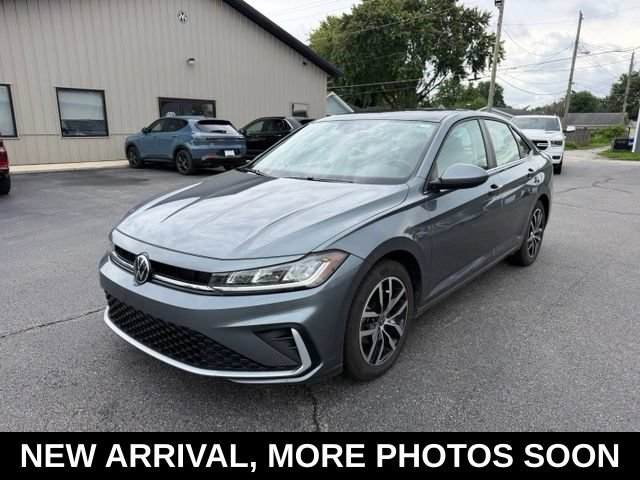 Used 2025 Volkswagen Jetta SE