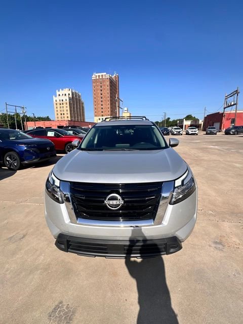 Certified 2022 Nissan Pathfinder SV w/ SV Premium Package image 2