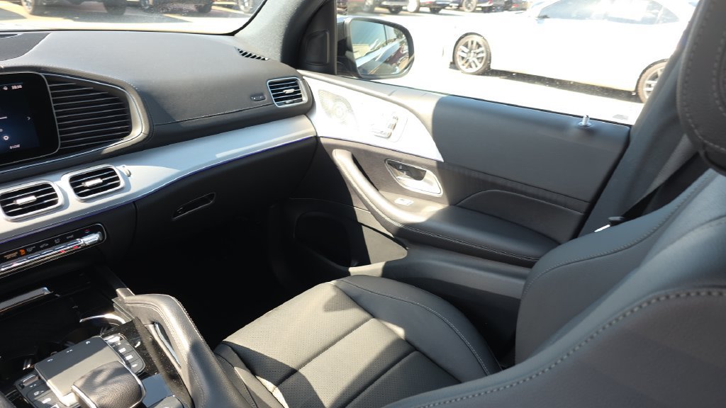 Certified 2025 Mercedes-Benz GLS 450 4MATIC image 27