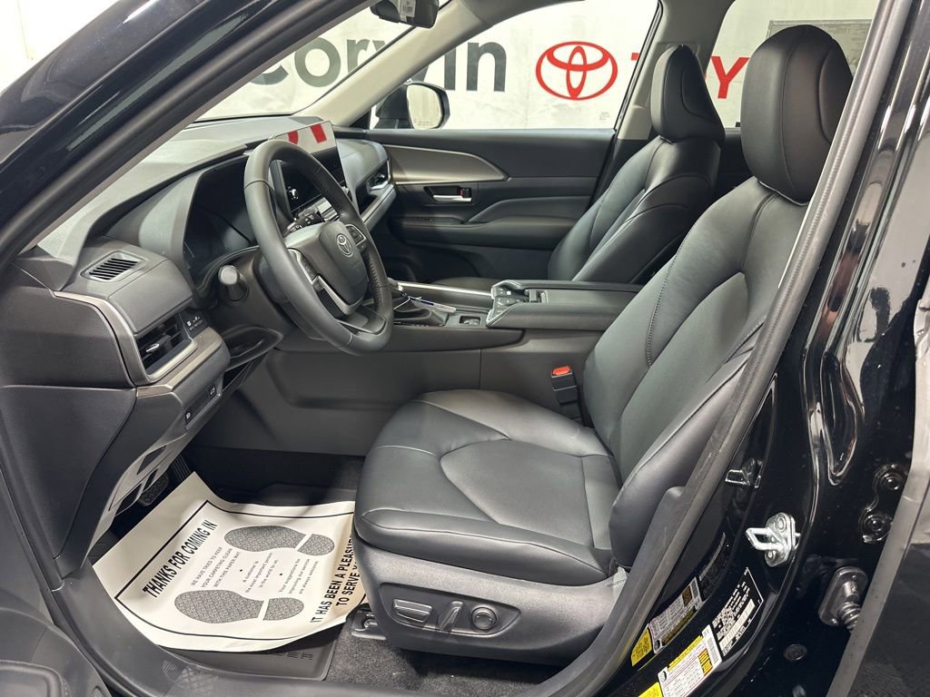 Used 2026 Toyota Grand Highlander XLE image 22