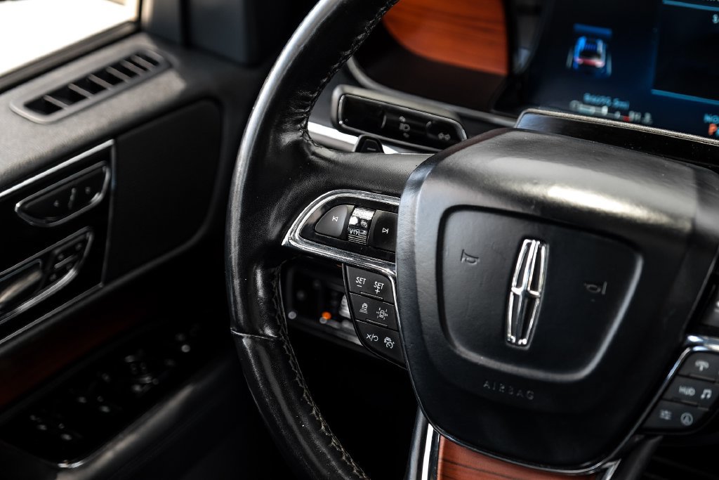 Used 2022 Lincoln Navigator Reserve AWD/4WD image 14