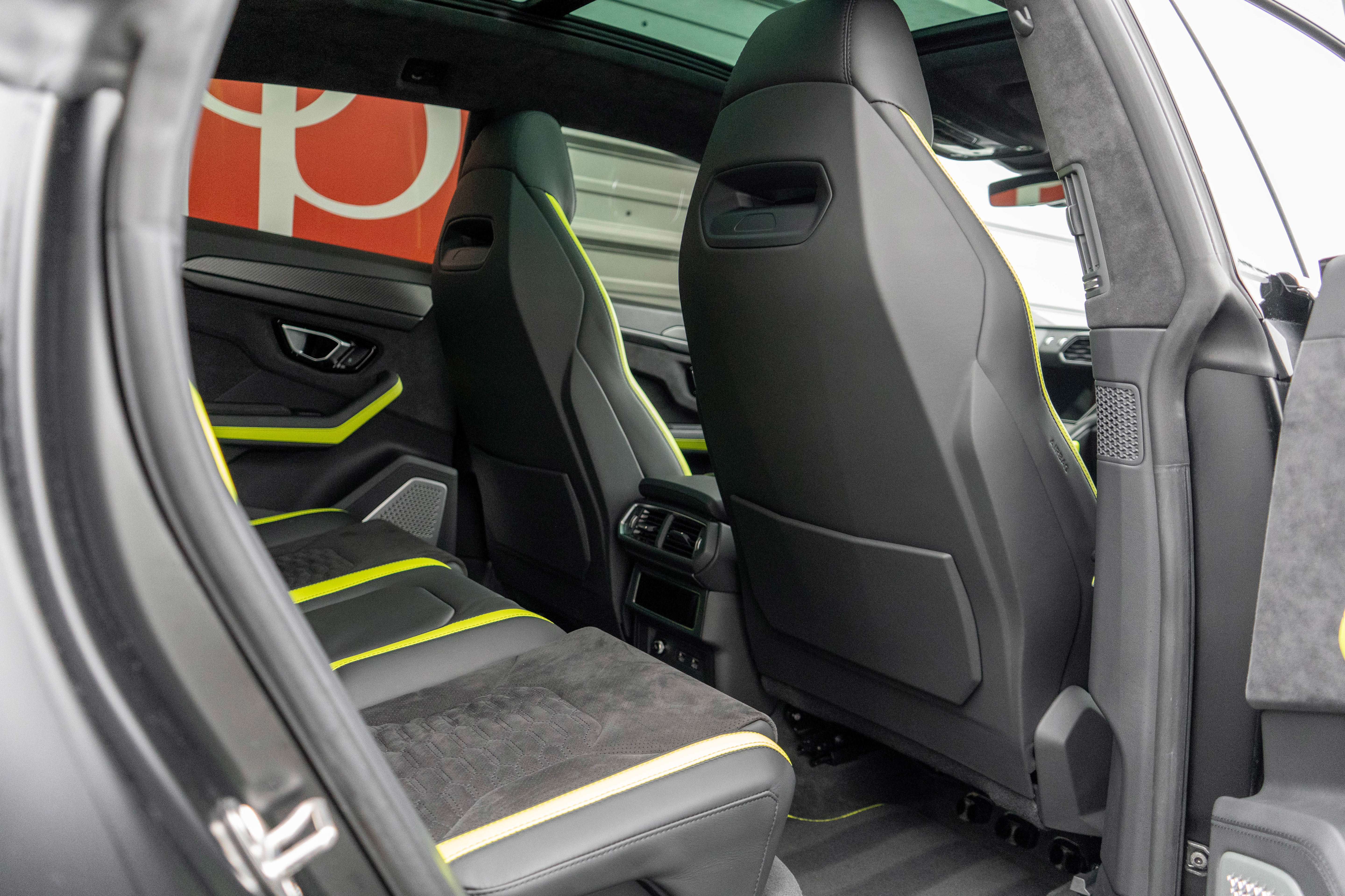 Used 2021 Lamborghini Urus AWD/4WD image 41