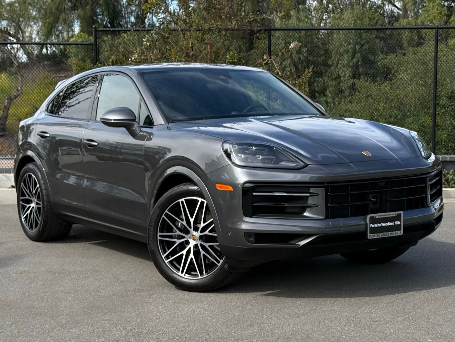 Used 2025 Porsche Cayenne Coupe image 9
