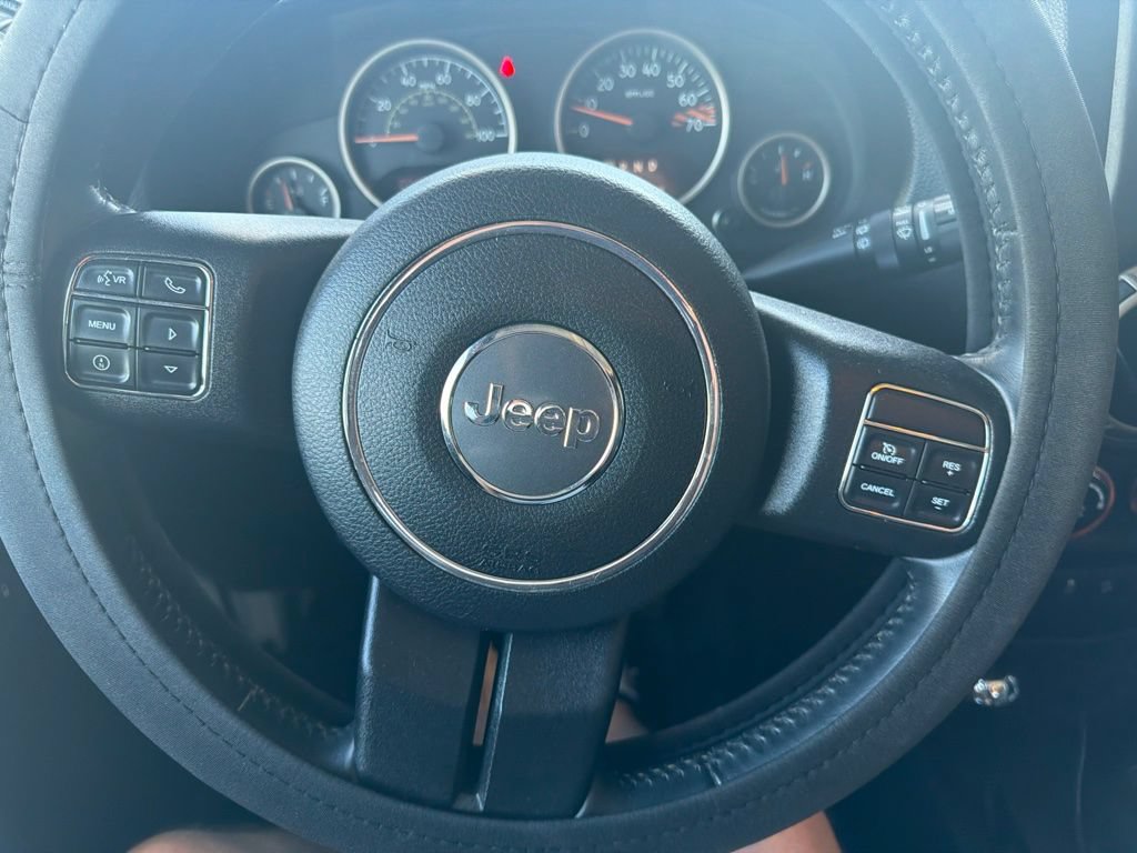 Used 2017 Jeep Wrangler Sahara AWD/4WD image 13