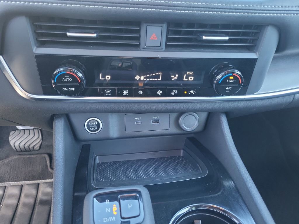 Used 2023 Nissan Rogue SV image 23