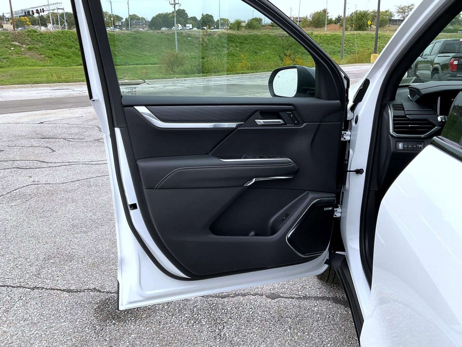 New 2026 GMC Acadia Elevation w/ Black Edition image 9