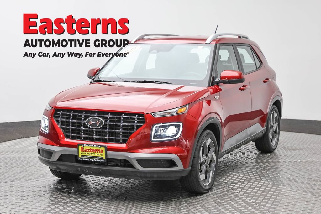 Used 2025 Hyundai Venue Limited FWD image 1