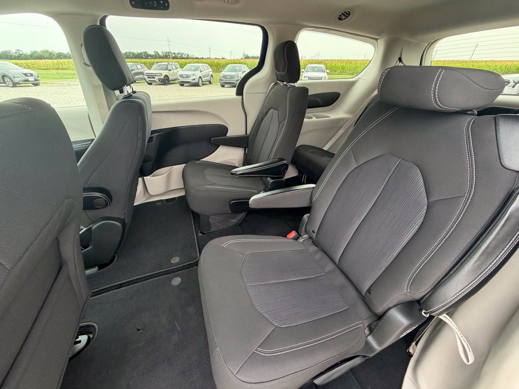 Used 2021 Chrysler Voyager LX FWD image 24