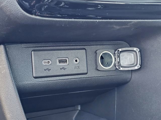 Used 2023 Buick Encore GX Select w/ Sport Touring Package image 21