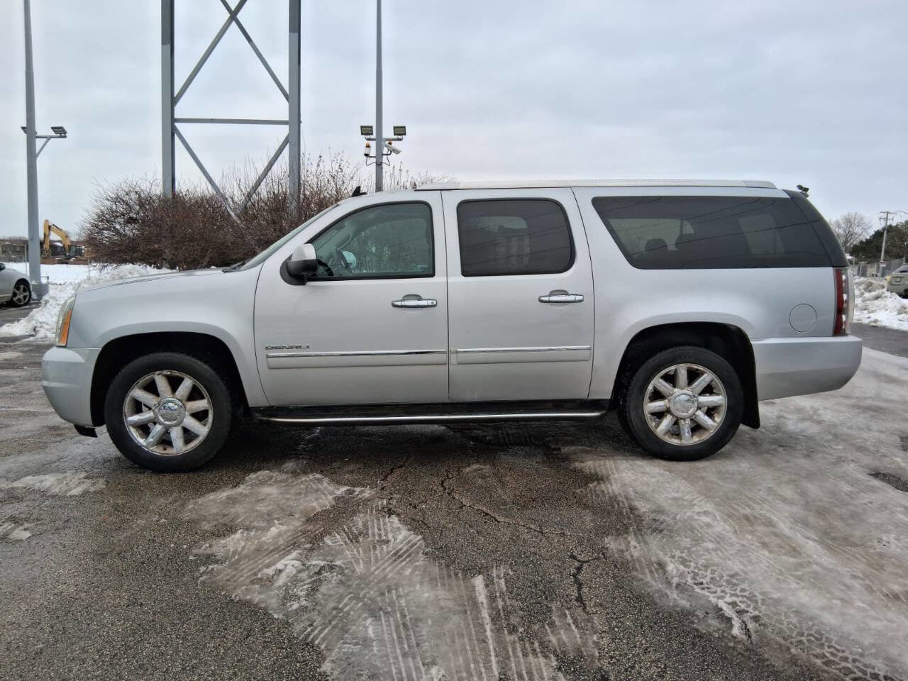 Used 2013 GMC Yukon XL Denali image 5