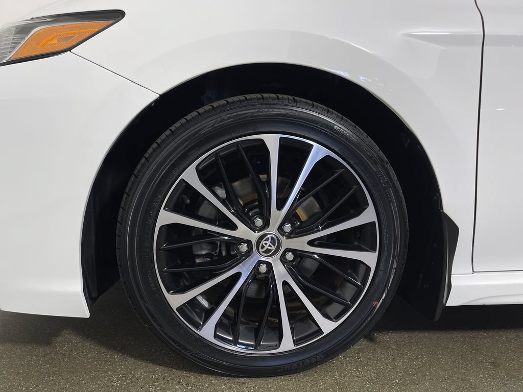 Certified 2020 Toyota Camry SE FWD image 11