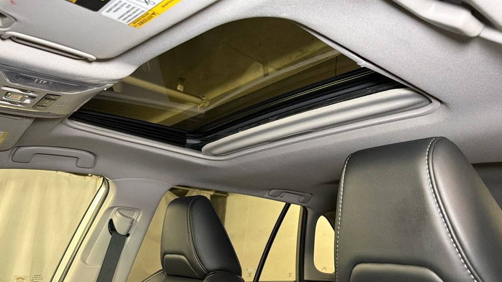 Used 2020 Toyota RAV4 Limited image 6