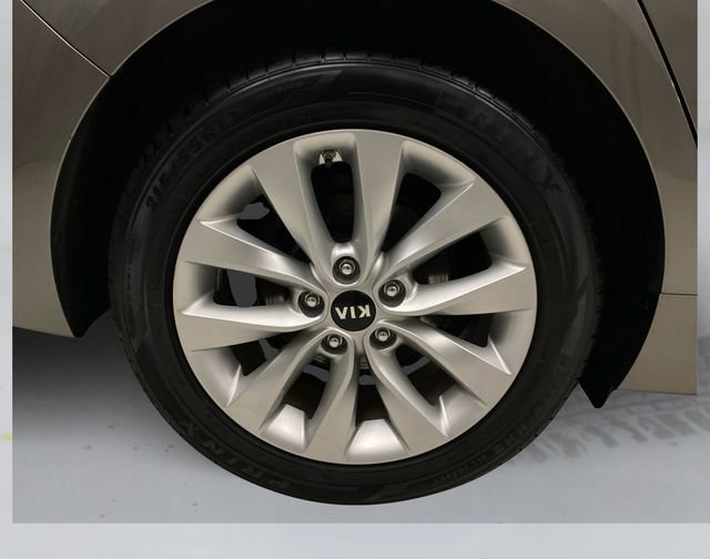 Used 2018 Kia Optima LX w/ 17" Alloy Wheels Package image 16