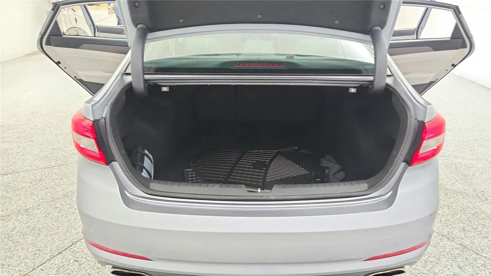 Used 2015 Hyundai Sonata Sport w/ Option Group 04 FWD image 19