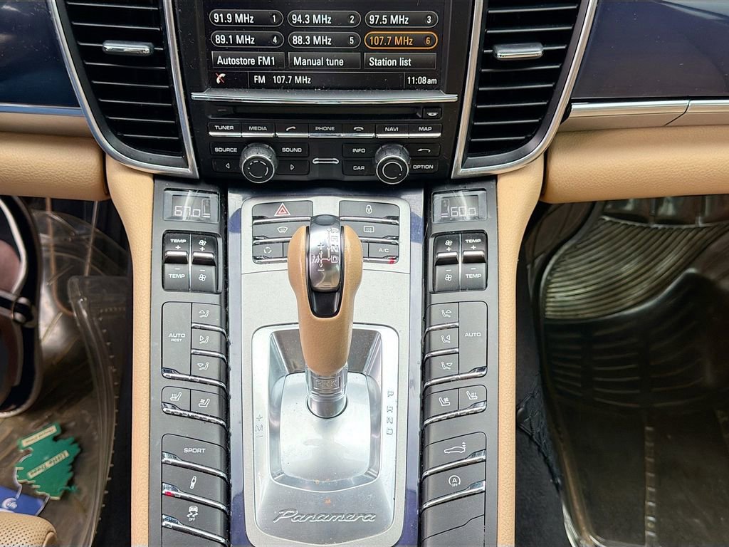Used 2013 Porsche Panamera 4 Platinum Edition image 16