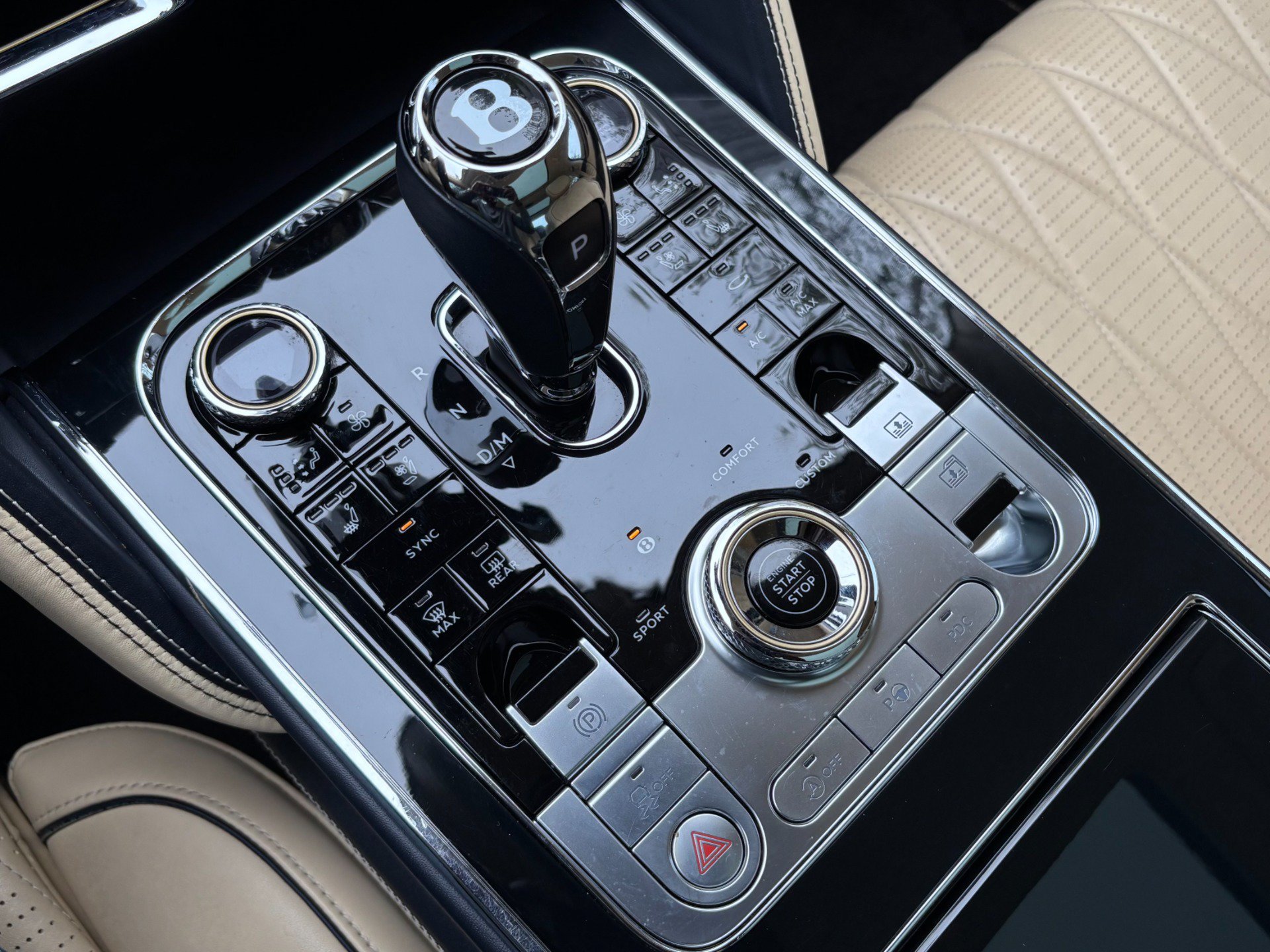 Used 2021 Bentley Flying Spur V8 AWD/4WD image 34