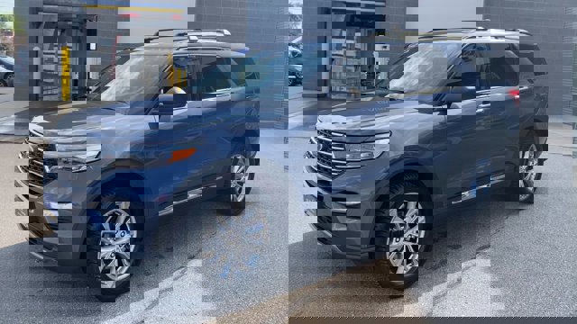 Certified 2021 Ford Explorer XLT w/ Equipment Group 202A image 5