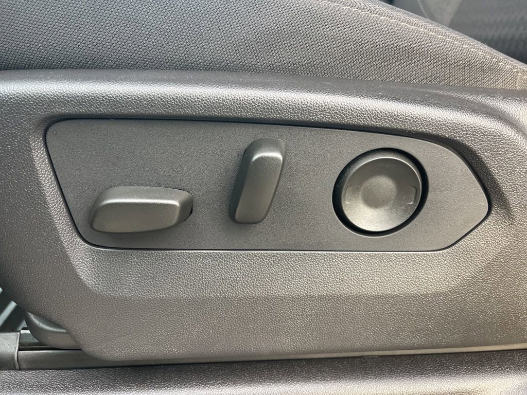 Used 2024 Chevrolet Silverado 1500 Custom w/ Dark Appearance Package image 11