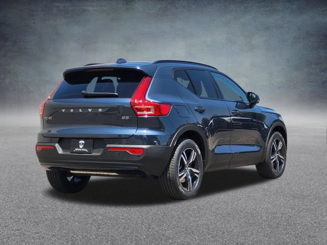 New 2026 Volvo XC40 B5 Core w/ Protection Package Premier AWD/4WD image 7