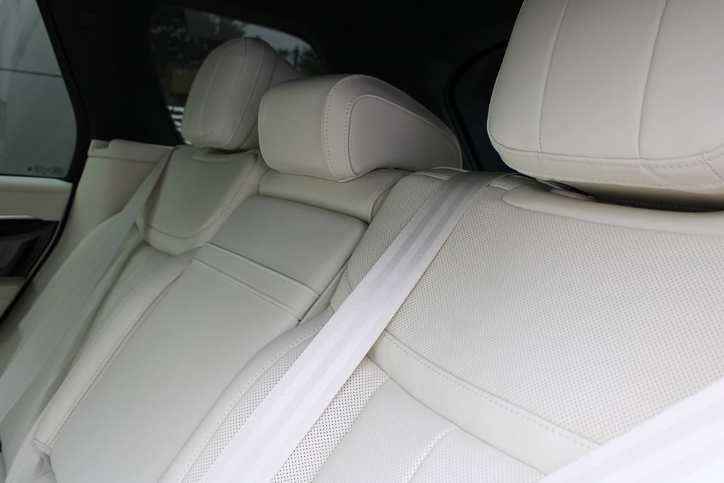 New 2026 Land Rover Range Rover SE AWD/4WD image 9