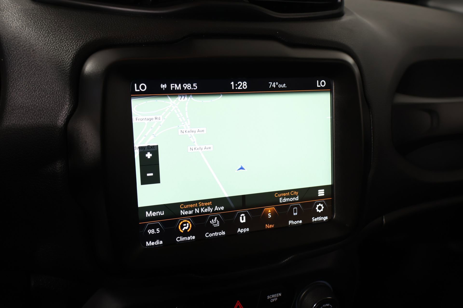 Used 2023 Jeep Renegade Latitude w/ Sun/Sound Group AWD/4WD image 7