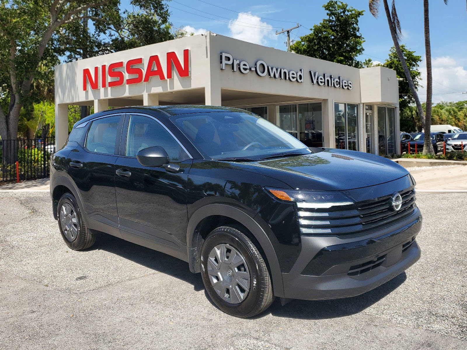 Certified 2025 Nissan Kicks S image 3