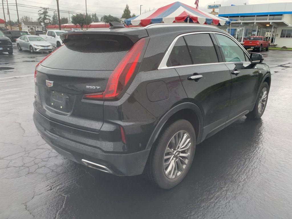 Used 2024 Cadillac XT4 Premium Luxury image 4