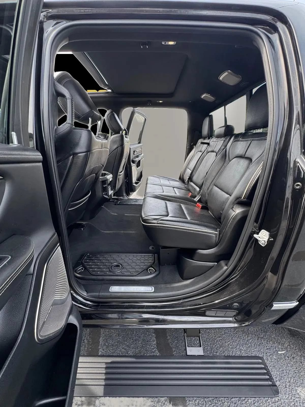 Used 2019 RAM 1500 Limited AWD/4WD image 10
