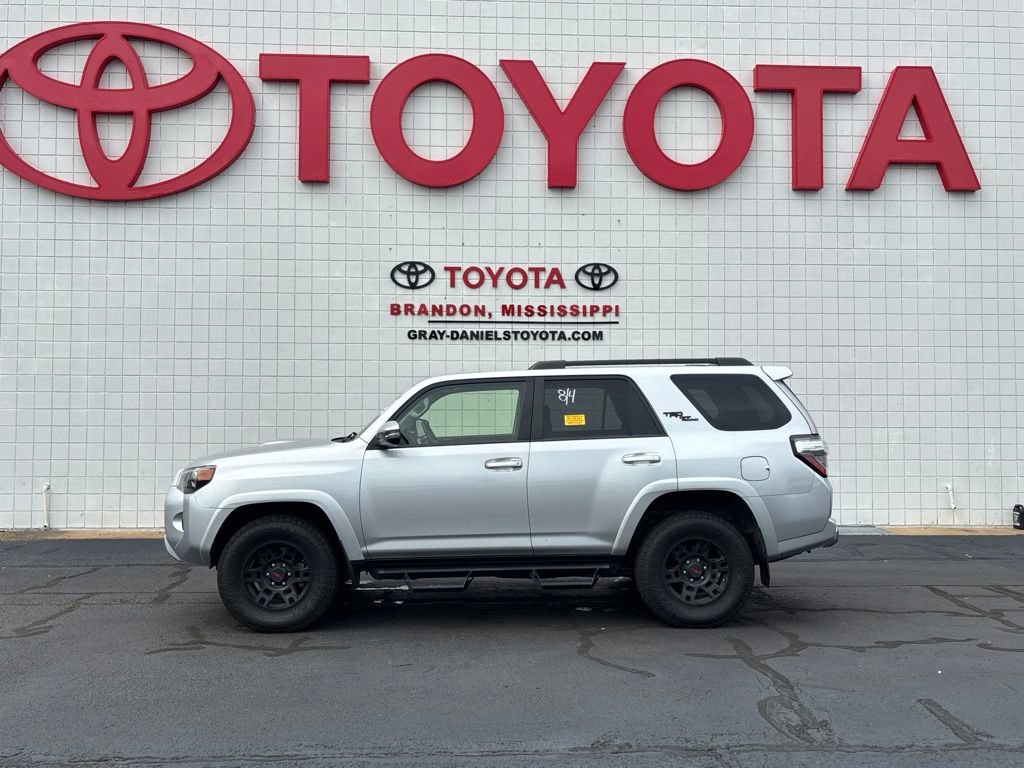 Used 2021 Toyota 4Runner TRD Off-Road Premium w/ Moonroof Package AWD/4WD image 4