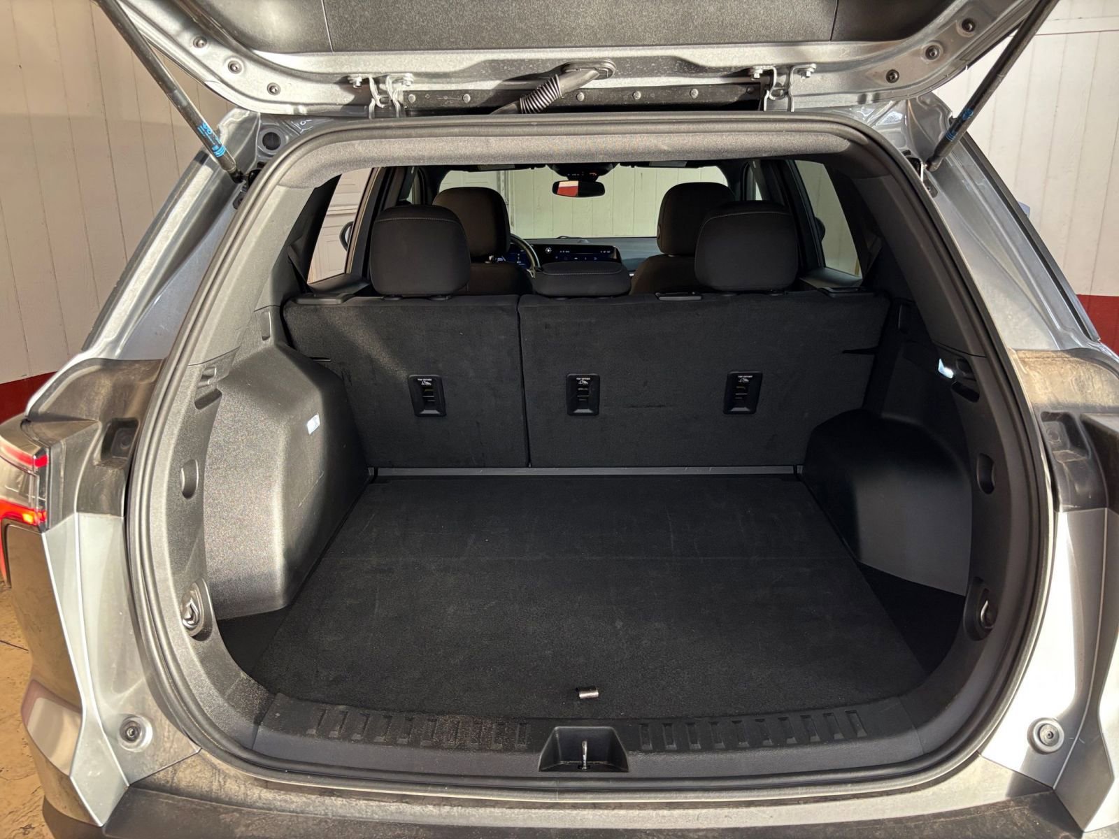 Used 2025 Chevrolet Equinox LT FWD image 31