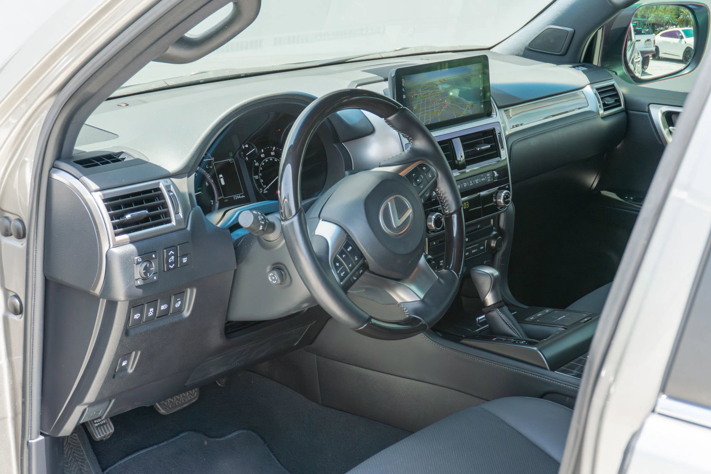 Used 2022 Lexus GX 460 Premium w/ Accessory Package AWD/4WD image 69