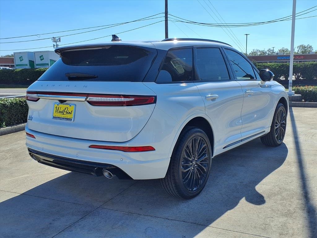 New 2026 Lincoln Corsair Premiere image 2