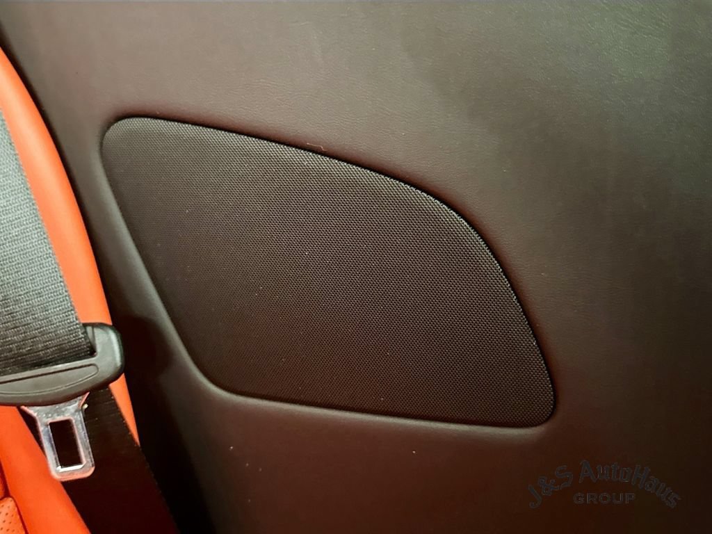Used 2022 Mercedes-Benz SL 55 AMG 4MATIC w/ Driver Assistance Package image 33
