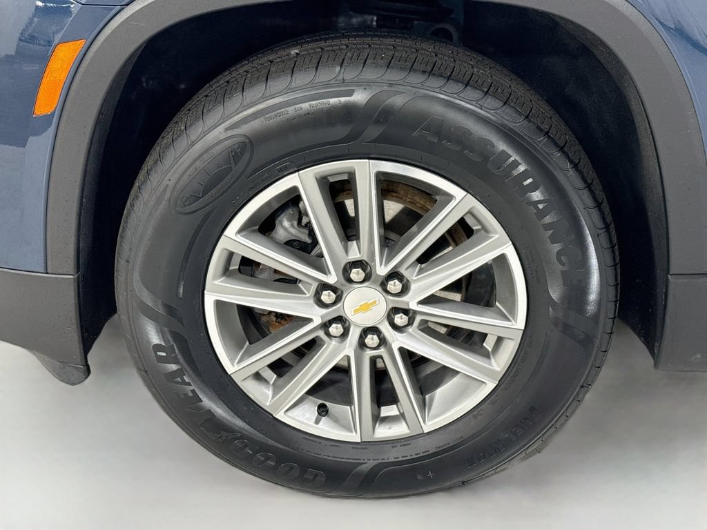 Used 2023 Chevrolet Traverse LT FWD image 32