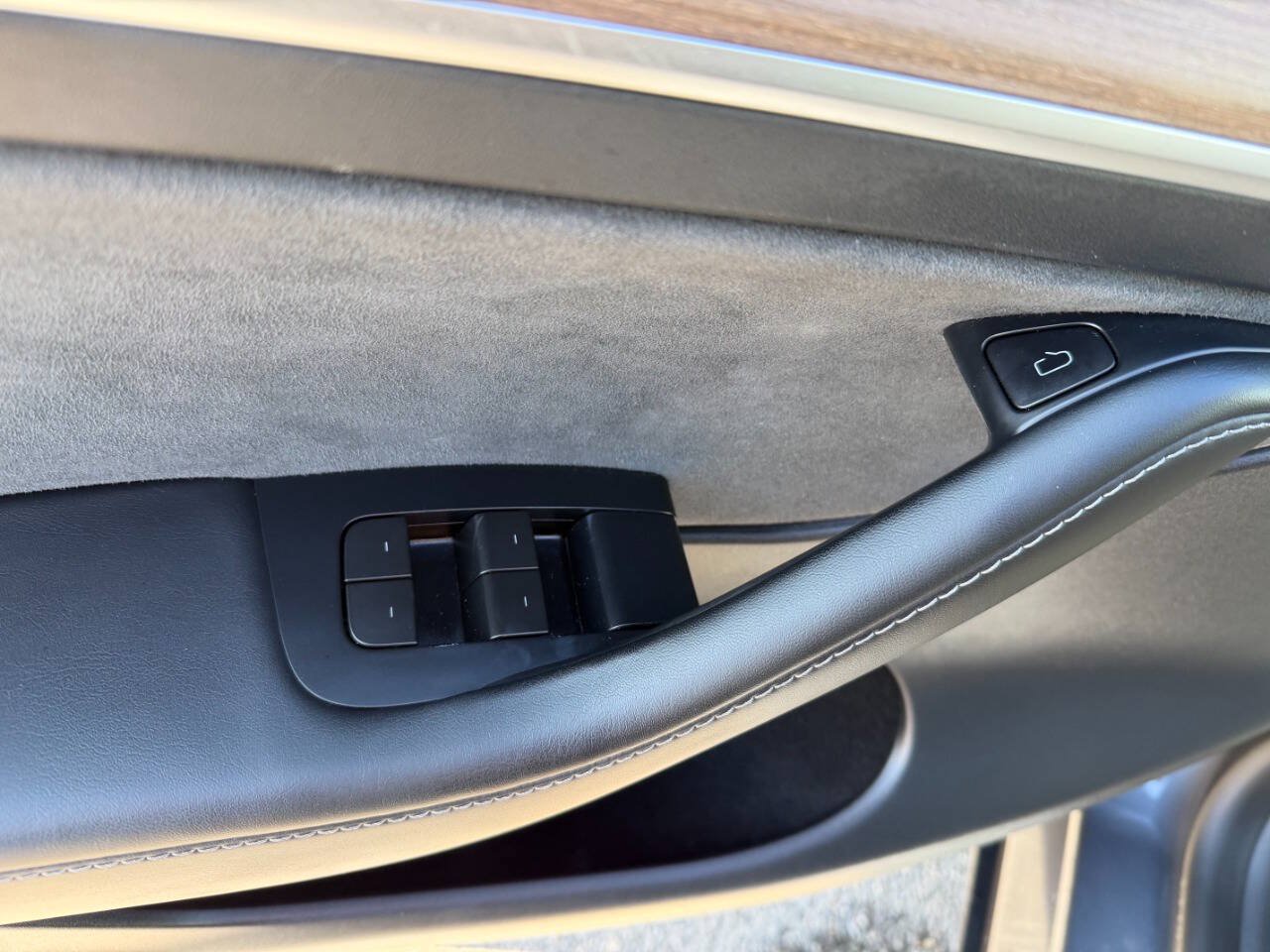 Used 2023 Tesla Model Y Performance AWD/4WD image 15