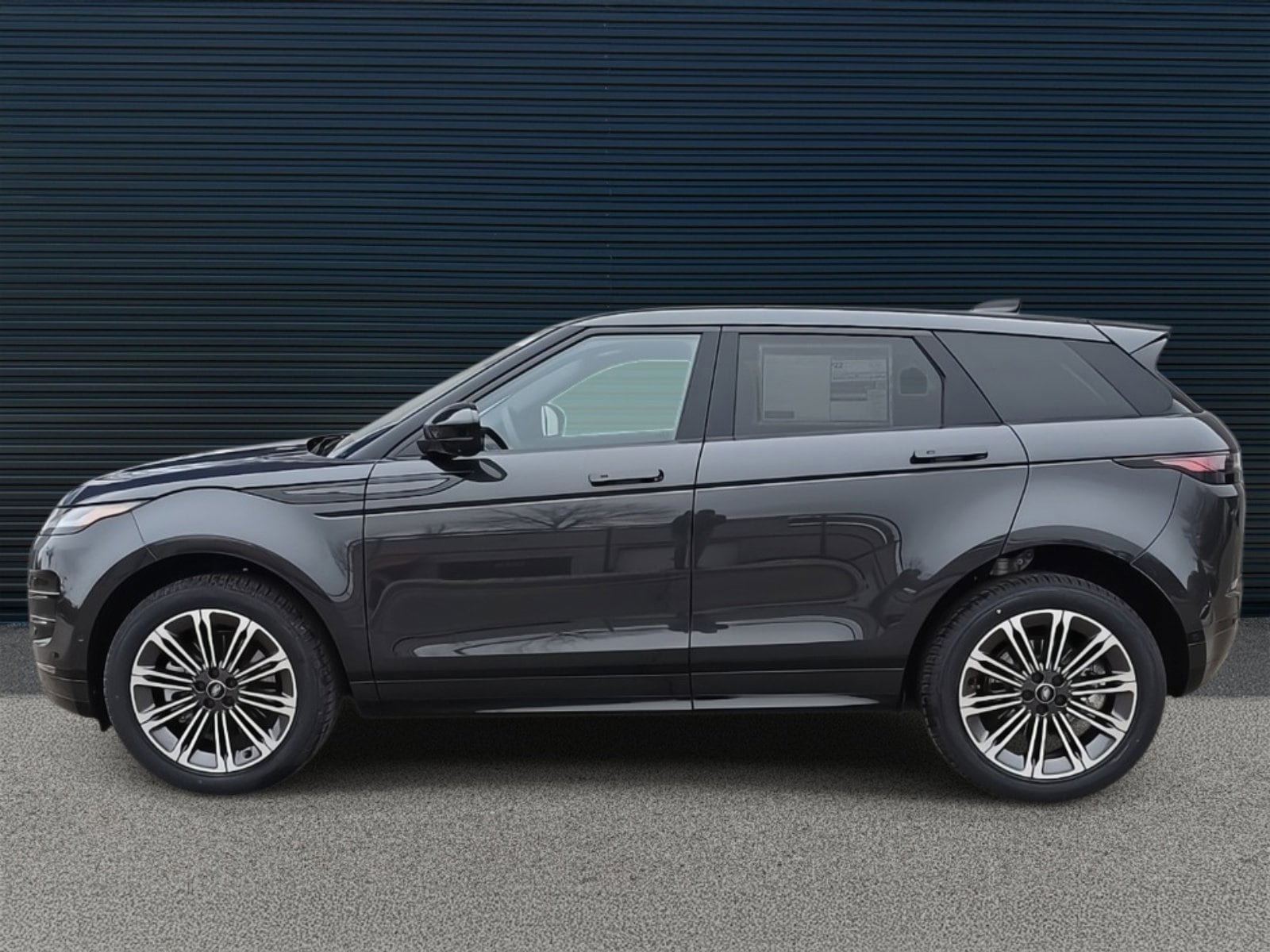 New 2026 Land Rover Range Rover Evoque Dynamic SE AWD/4WD image 3