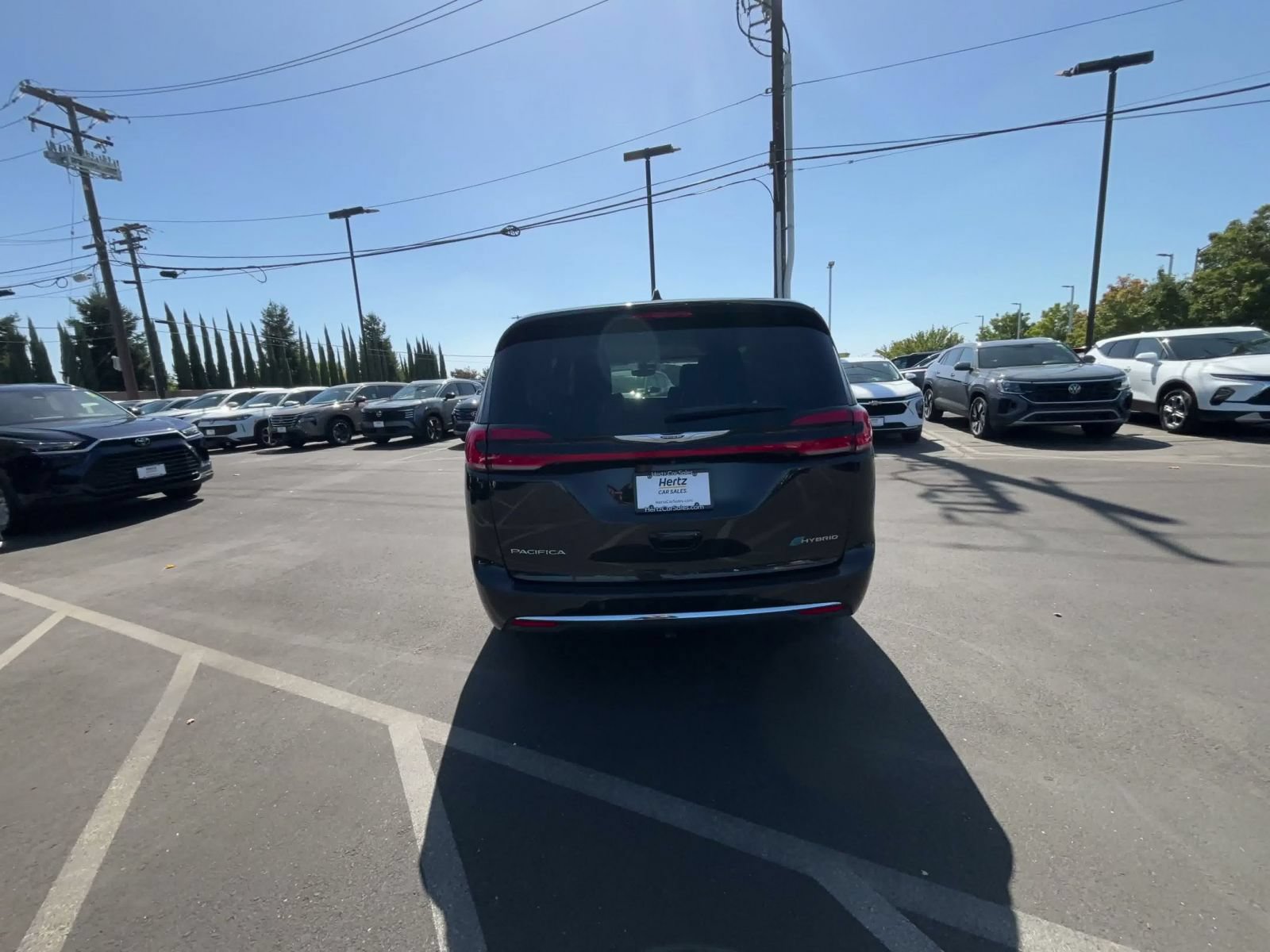 Used 2023 Chrysler Pacifica Touring-L FWD image 12