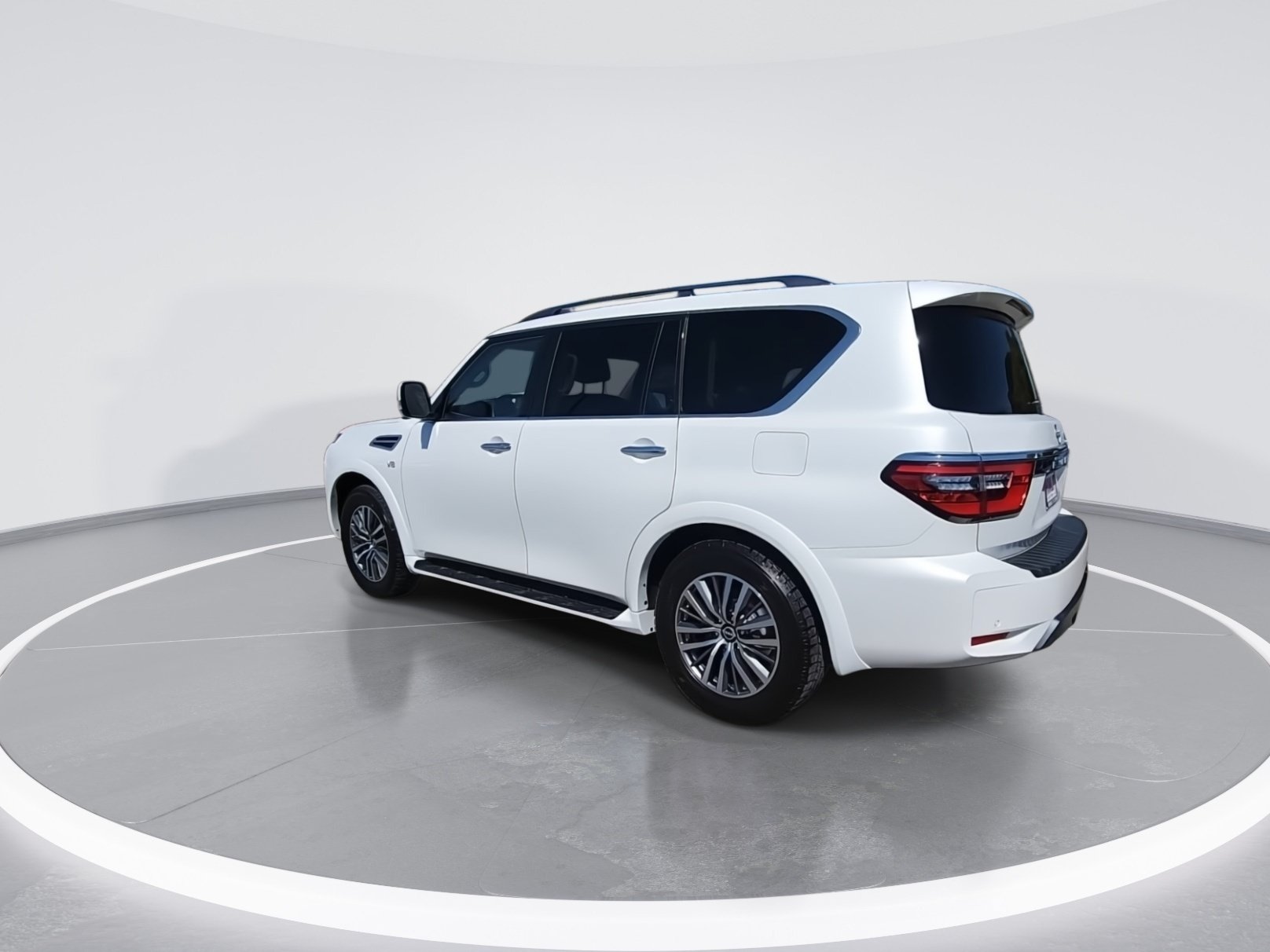 Used 2021 Nissan Armada SL w/ Captain's Chairs Package AWD/4WD image 6