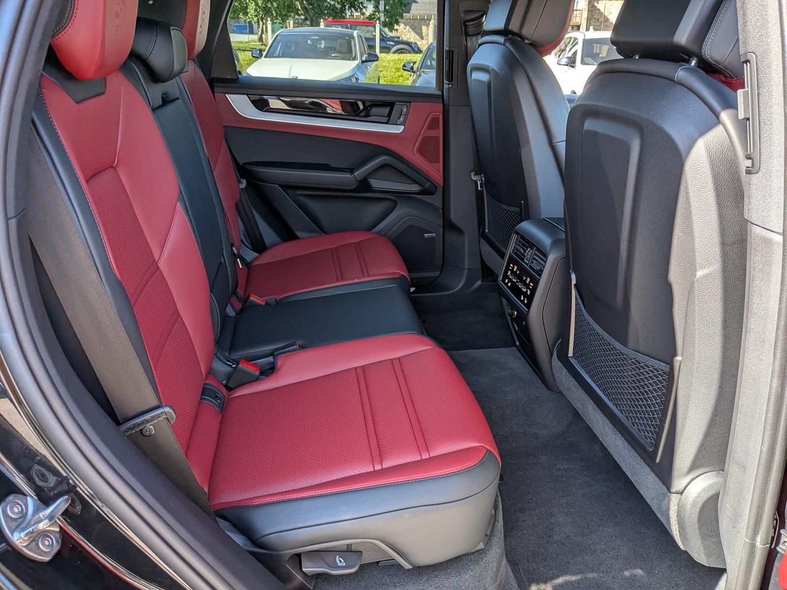 Used 2026 Porsche Cayenne AWD/4WD image 23