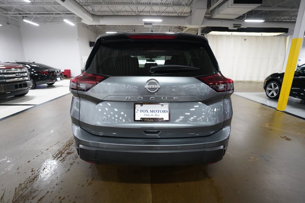 Used 2024 Nissan Rogue S image 25